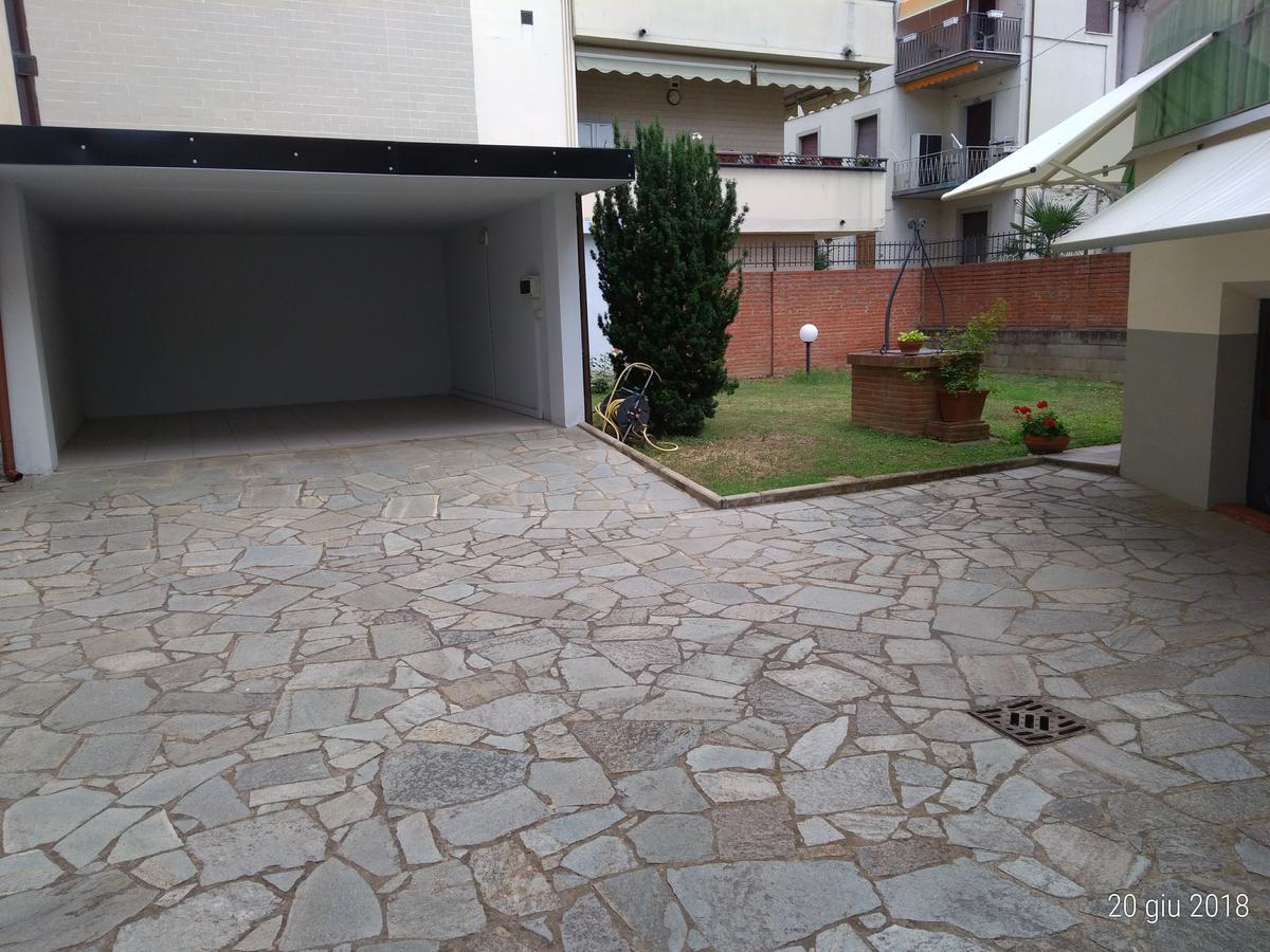 Tarussio Hotel Arezzo Exterior photo